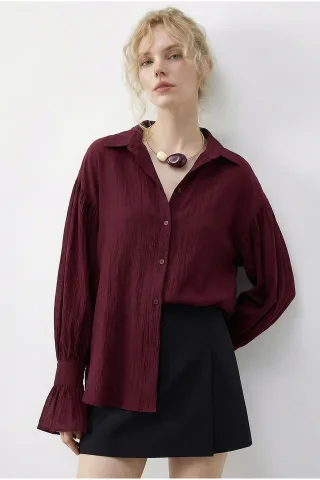 Übergroßes Rüschenshirt mit Knöpfen