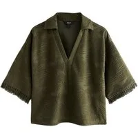 Next Kurzarmbluse Jacquard-Kurzarmhemd aus Frottee mit Fransen (1-tlg)