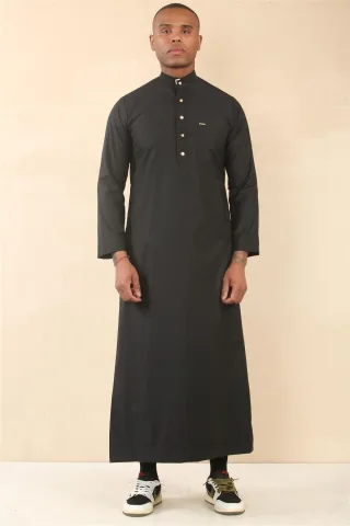 Schwarzer Herren-Thobe, arabische saudi-arabische emiratische islamische Kleidung, Jubba-Robe