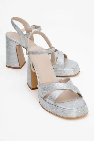 Yvonne Plateau-Sandalen