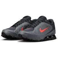 Nike Sportswear Reax 8 Sneaker inspiriert vom Design des Nike Shox
