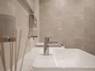 Hansgrohe Waschtischmischer 100 Neovis Q mit Metall Push-Open Ablaufgarnitur chrom,71355000 71355000