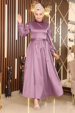 Satin Abendkleid With Feder Detail, Flieder