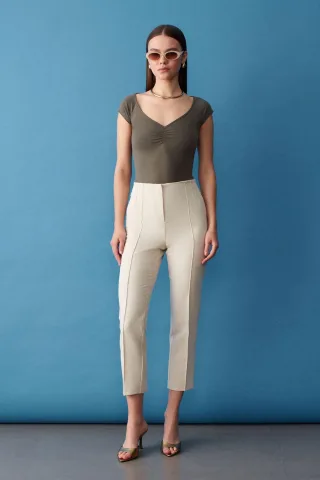 Hoch geschnittene Slim-Fit Gerade-Hosen