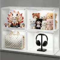 XERSEK Vitrine Acryl Displaybox mit LED, Magnettür, Transparent Organizer 36×22 ×27cm (4 Set] Staubdicht, Stapelfähig, Horizontal oder Vertical Platzierbar) Acryl-Vitrine für Figuren, Handtaschen, Spielzeug, Handwerk, Bücher