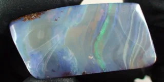 60,99 ct Boulder Picture Opal  - gelocht / gebohrt für Lederband