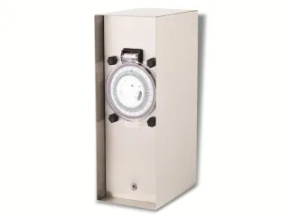 BOLD POWER Steckdosensäule Orio 10039, 2-fach, IP44, Eisen gebürstet, mit Zeitschaltuhr