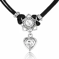 LUISIA® Kette mit Anhänger Chiara mit Herzblüte, Strassherz und Premium Kristallen (inkl. Schmuckbox)