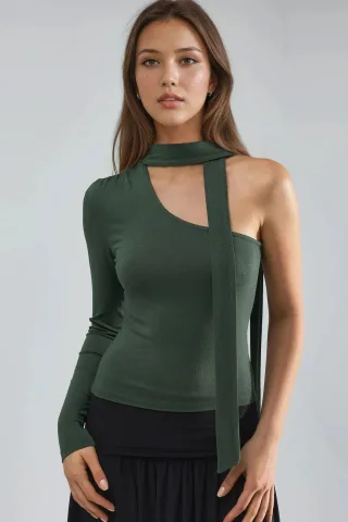 Einärmelige Bluse mit Schalldetail