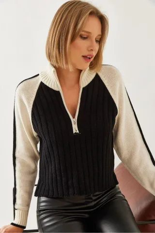 Strukturierter Acrylpullover mit Reißverschlusskragen