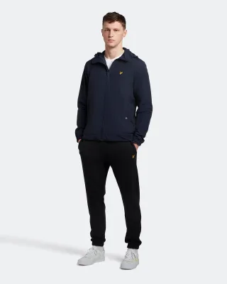 Lyle & Scott Slim Sweat Pant in Schwarz