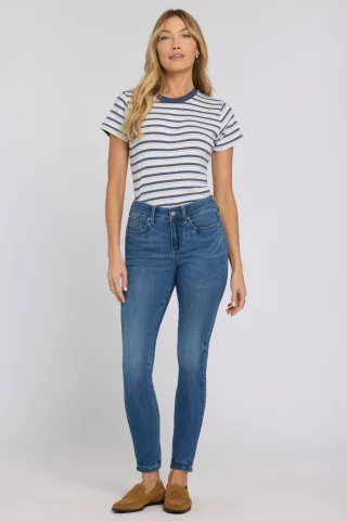 Ami Skinny Jeans aus Sure Stretch® Denim