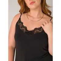 Base Level Curvy Spitzentop mit Spaghetti-Trägern