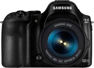 Samsung NX30 [203MP Full HD 3"] schwarz inkl. 18-55mm 1:35-56 OIS III i-Function Objektiv