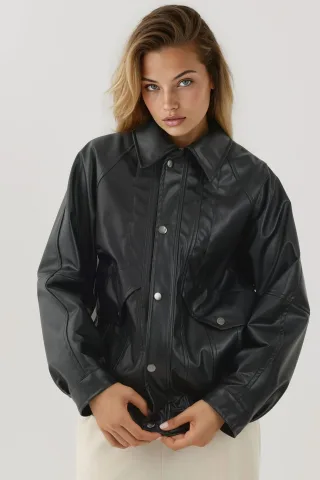 Oversized Kunstlederjacke mit Taschen