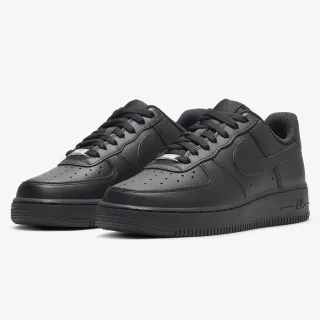 Nike Air Force 1 '07 Frauenturnschuhe in Schwarz