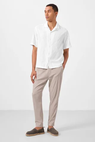 Herren Chinos aus Gabardine mit geradem Bein