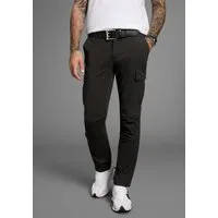 Bruno Banani Cargohose moderne Passform, eng anliegende Cargotaschen