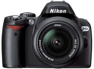 Nikon D40X [10MP 25"] schwarz inkl. AF-S DX 18-55mm 1:35-56G ED II Objektiv