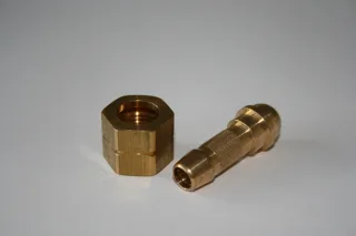 ELMAG Schlauchtülle mit Überwurfmutter IG 3/8-LINKS, 9 mm (für Brenngas: Propan/Azetylen) - 42367