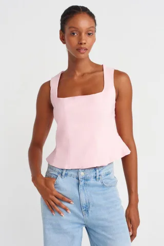 Taillierte ärmellose Bluse mit quadratischem Ausschnitt