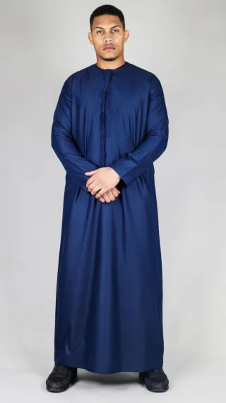 Marineblaue Thobe Emirati islamische Jubba-Robe für Herren, Eid-Quaste, normale Passform
