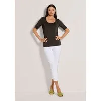 MADELEINE Kurzarmshirt Sommerliches Basicshirt mit Rundhalsausschnitt Figurnahes Jerseyshirt mit schmalem Halbarm