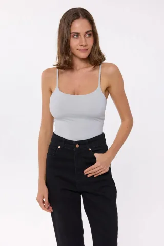 Grundlegender Gewebter Spaghetti-Träger Bodysuit