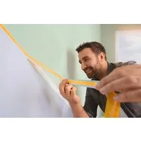 tesa Kreppband PERFECT+ Malerband Abklebeband für sauberes Abkleben - 50 m : 50 mm (Packung, 1-St) für Malerarbeiten im Innenbereich - gelb