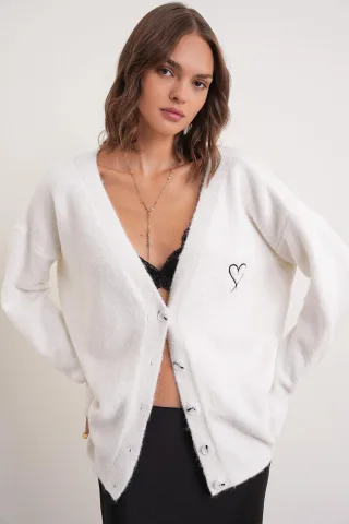 Oversized Strickjacke mit Herzdetails