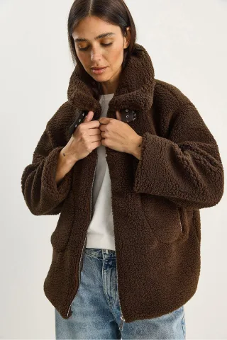 Übergroße Plüschstrick-Pufferjacke mit Reißverschluss