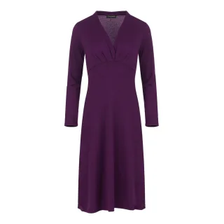 Langärmeliges Empire-Kleid im Strickstil