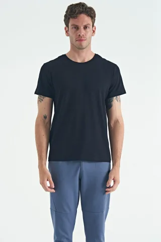 Schwarz
