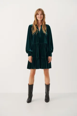 Kleid Relaxed fit green