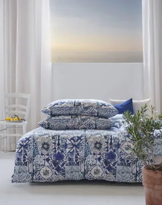 APELT Bettwäsche "Azzuro" Handgemalte blau-weiße Kacheln im Amalfi-Style, GOTS zertifiziert