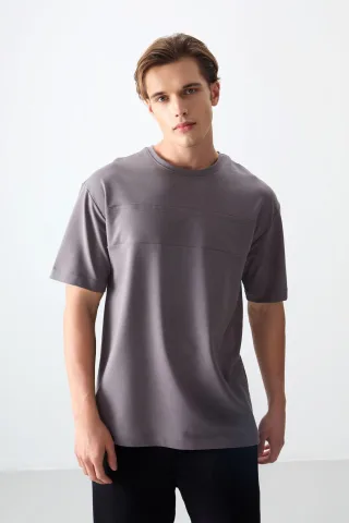 Übergroßes Rundhals-T-Shirt