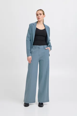 Blau