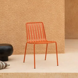 Outdoor Stuhl Gaby Orange aus lackiertem Metall
