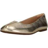 Clarks Livia Ballerina mit dezenten Nahtdetails