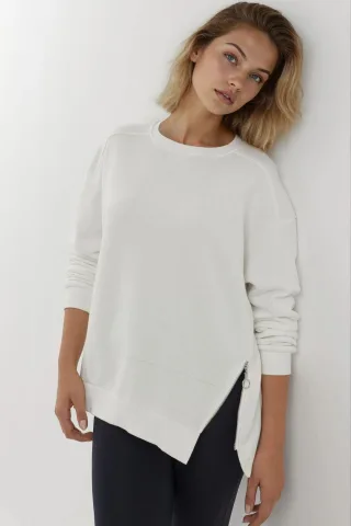 Strukturiertes Sweatshirt mit Rundhalsausschnitt und Reißverschlussdetails
