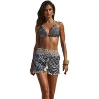 LIPSY Strandshorts Lipsy Strand-Shorts mit verzerrtem Punktmuster (1-tlg)