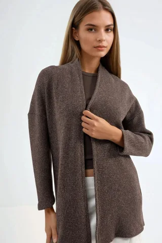 Langer gerippter Strickcardigan mit offenem Kragen