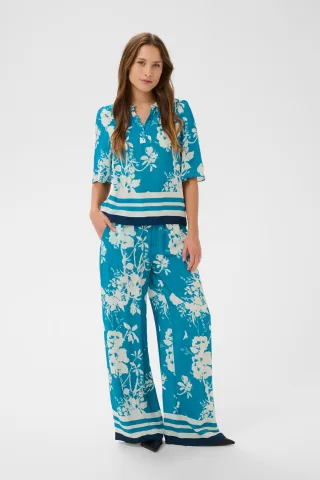 Blau