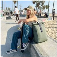 SONS OF ALOHA Rucksack Rolltop Rucksack mit Laptopfach und gepolsterter Rückseite, Rolltop Rucksack XL HOLU wasserabweisend und aus recyceltem Material
