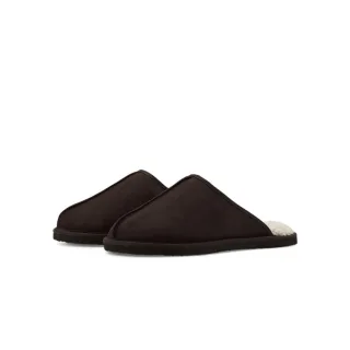 Warme Hausschuhe von der Marke Jack & Jones. Die Hausschuhe sind mit Kunstpelz gefüttert, wodurch sie herrlich warm und angenehm zu tragen sind. Marke: Jack & JonesModellname: Dudely Microfibre SlippersKategorie: Herren HausschuheMaterialien: Polyest