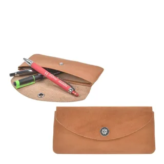 Sonnenleder Stiftetui Leder flach minimalistisch Hawel – naturbraun. Einzigartiger Handschmeichler mit edler Patina. Jetzt entdecken!