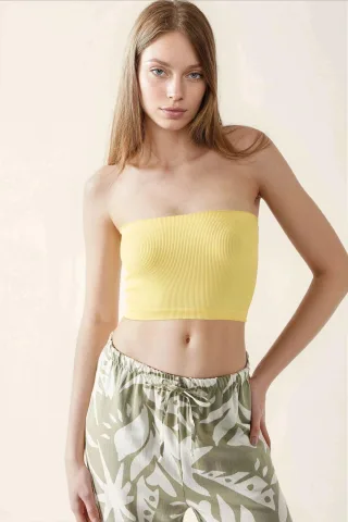 Schlankes, rückenfreies, geripptes Crop-Top