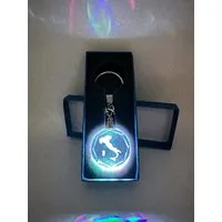 Stelby Schlüsselanhänger Italien Landkarte Schlüsselanhänger Multicolor LED mit Geschenkbox (Perfekt für Geburtstage und Weihnachten, Robustes Glasmaterial, leuchtet in 5 Farben), Farbwechsel, langlebig, modernes Design