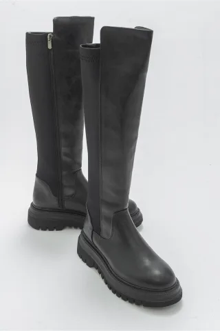 Schwarz