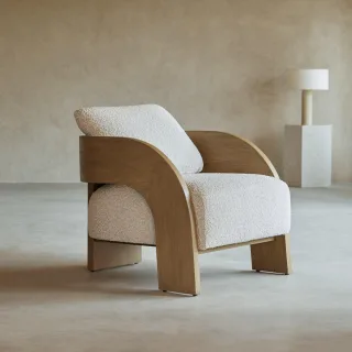 Sessel Boti aus massivem Mindiholz und ecrufarbenem Stoff ,1-Sitz